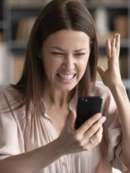 Who call 0120 925 527 me in Japan?